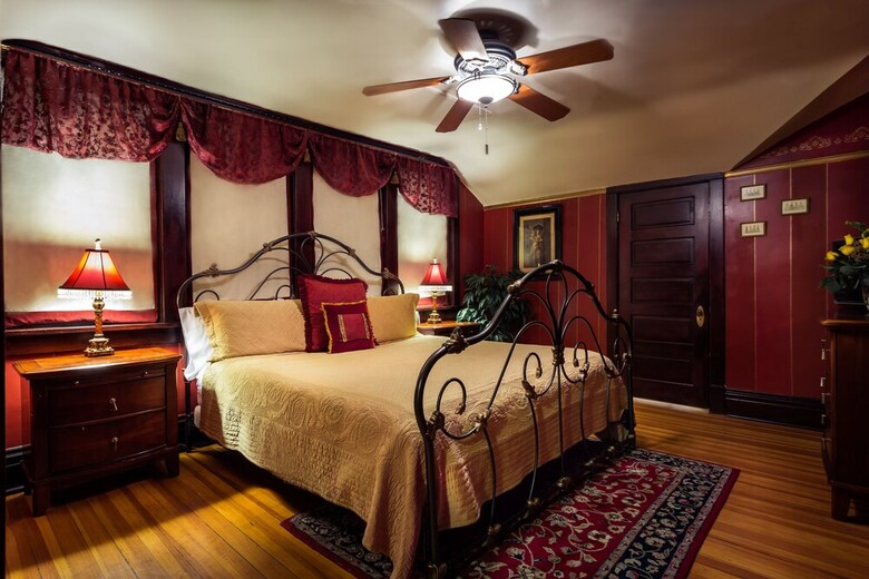 Downtown Historic Bed And Breakfast