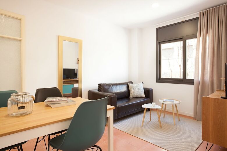 Click&flat Europa Fira Apartments