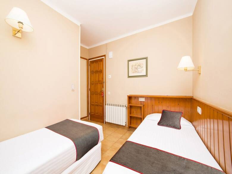 Pension Oyo Hostal Casa Feliu