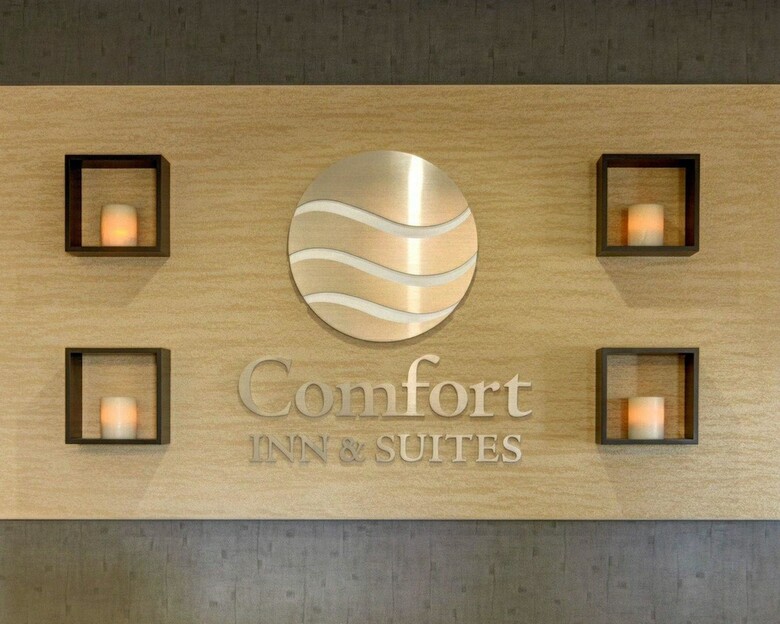 Hotel Comfort Inn & Suites