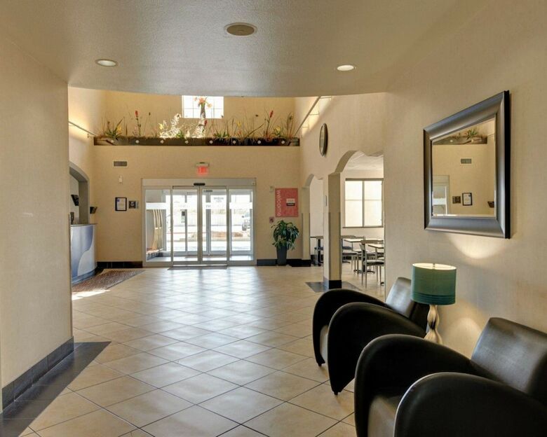 Hotel Comfort Inn & Suites