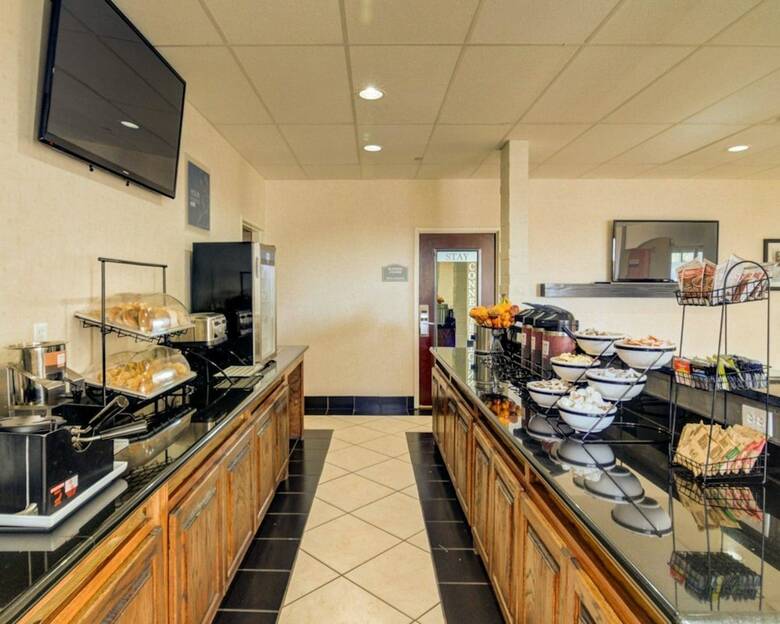 Hotel Comfort Inn & Suites