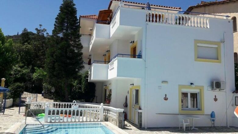 Aparthotel Zafiria Apartments