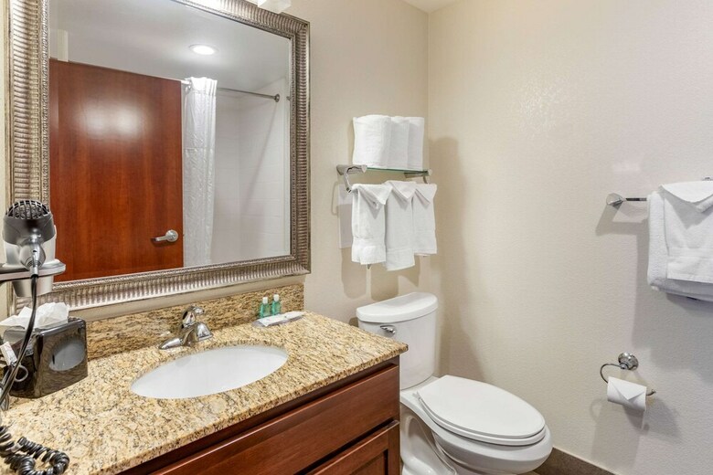Hotel Mainstay Suites Near Denver Downtown
