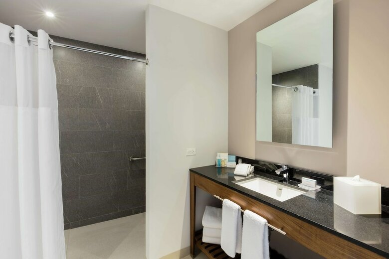 Hotel Hampton Inn By Hilton Cancun Cumbres