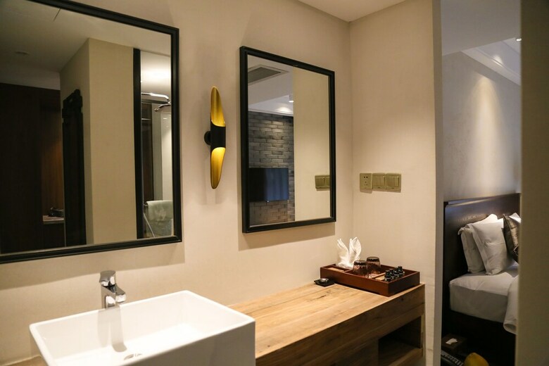 Hotel Seclusive Life In Jiangnan ?canal Yard