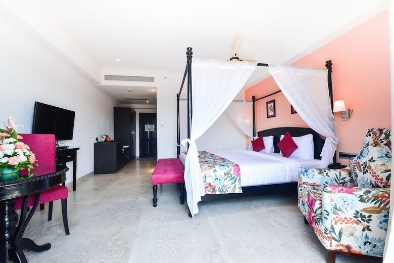 Hotel Silver Sands Serenity