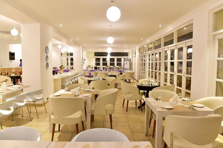 Hotel Silver Sands Serenity