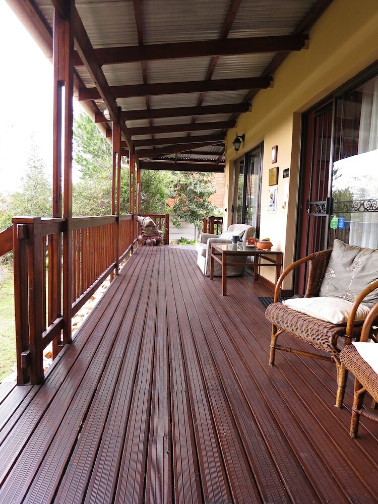 Hotel Dempsey's Guest House