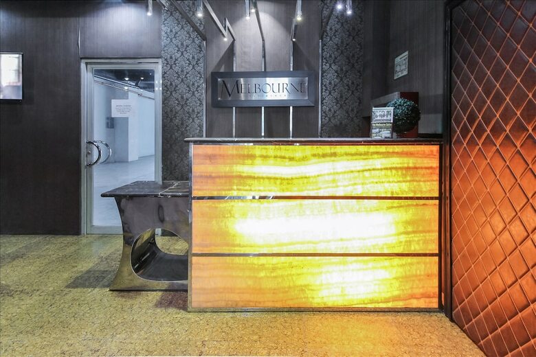 Oyo 105 Melbourne Suites Hotel