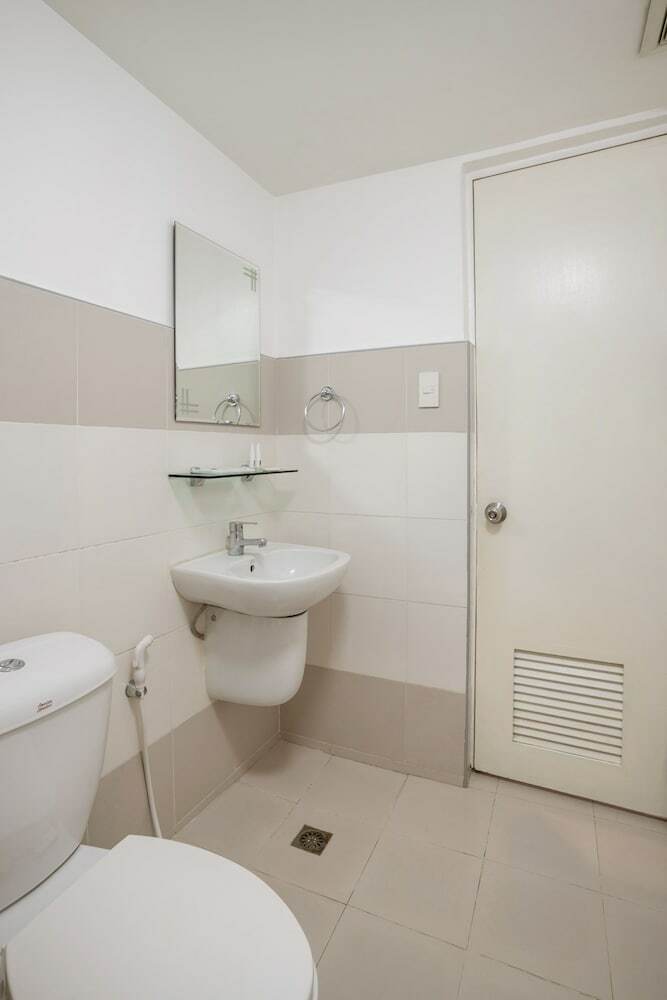 Oyo 105 Melbourne Suites Hotel