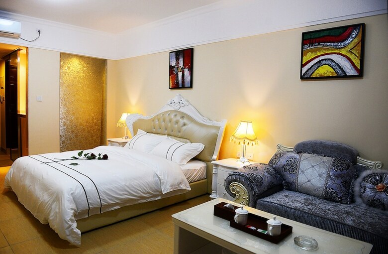 Yishang Apartment-silver Hailing Island