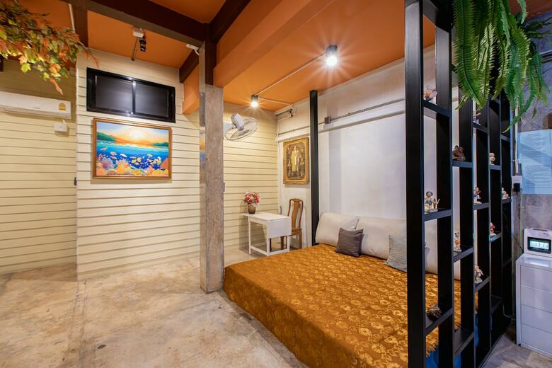 Hostal The Alley Hostel & Bistro