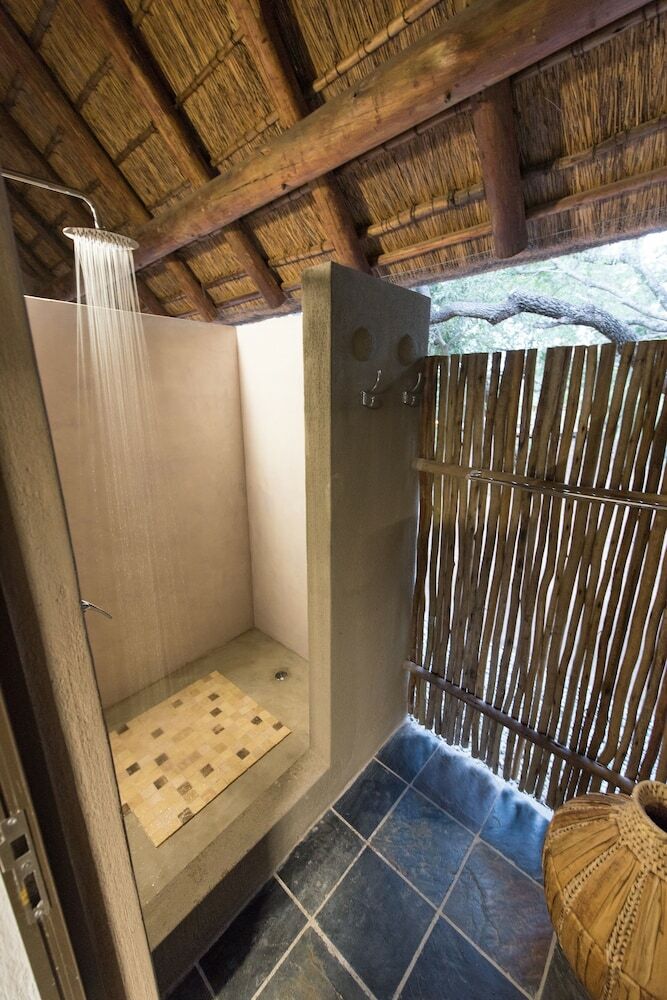 Bed & Breakfast Bushbaby River Lodge
