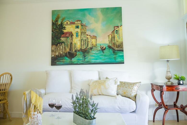 Kingston Luxury Condo Apartment