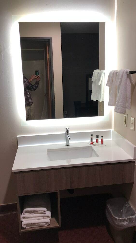 Hotel Super 8 By Wyndham Omaha Sw