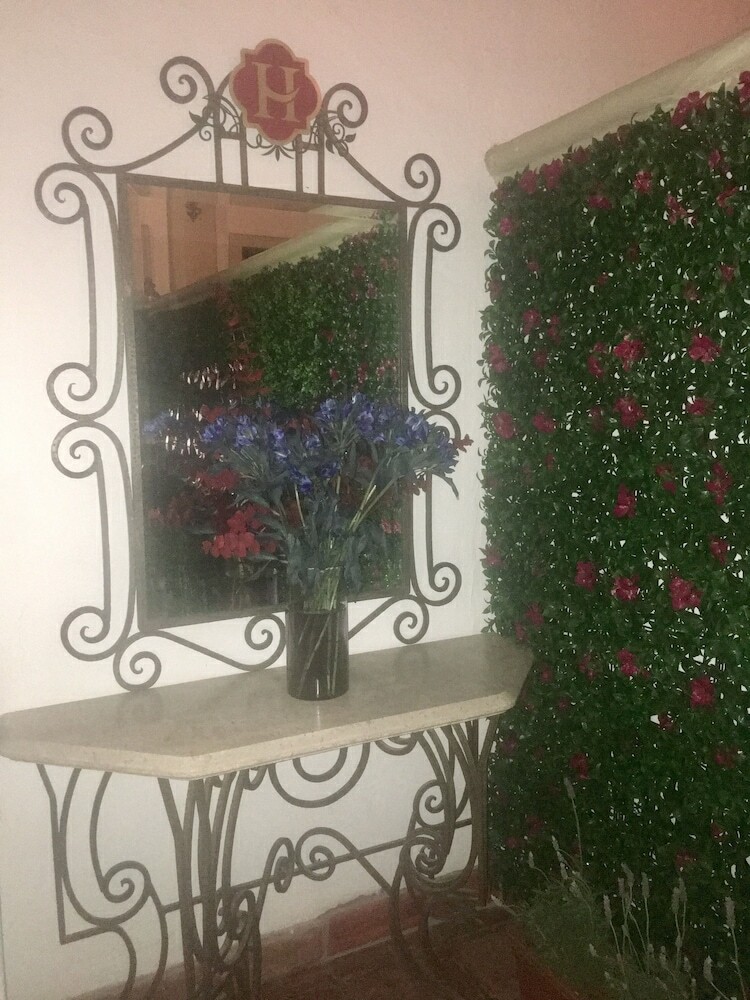 Hacienda Del Lago Boutique Hotel