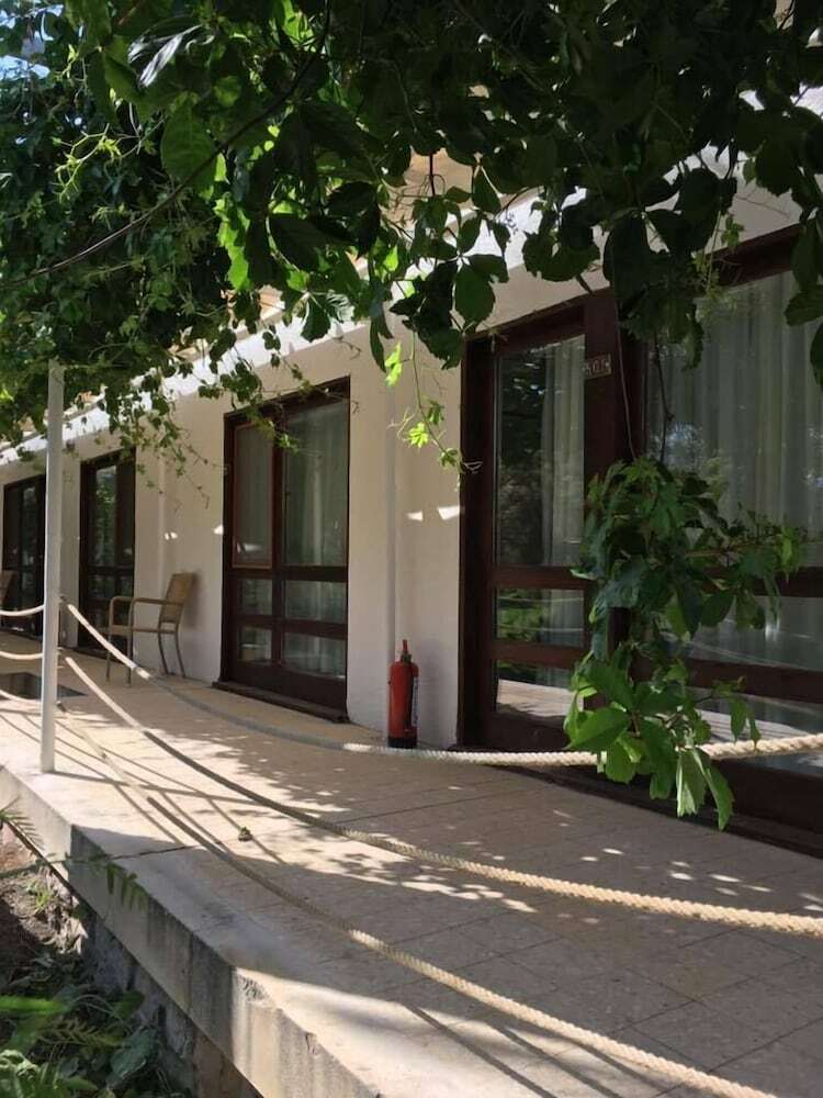 Aytas Hotel
