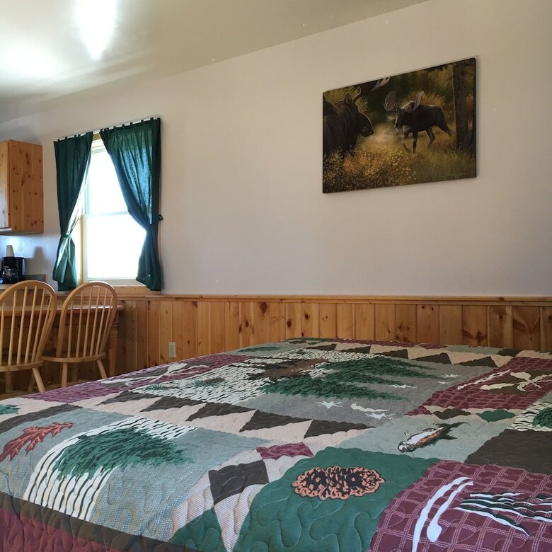 Tenderfoot Cabins & Motel