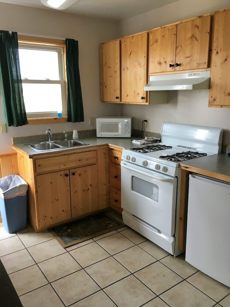 Tenderfoot Cabins & Motel