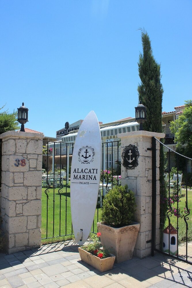 Hotel Alacati Marina Palace Otel
