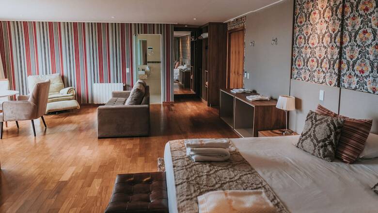 Chris Park Hotel