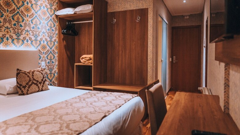 Chris Park Hotel