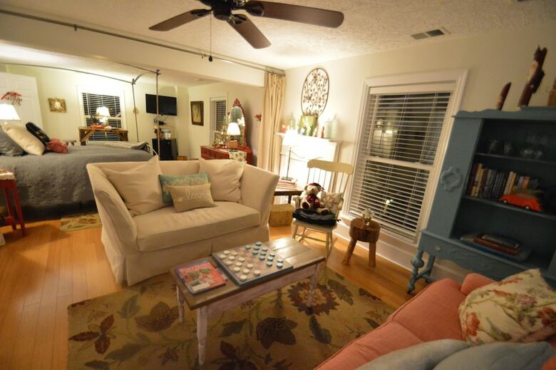 Bed & Breakfast Peabody's 'hip Little Stay'