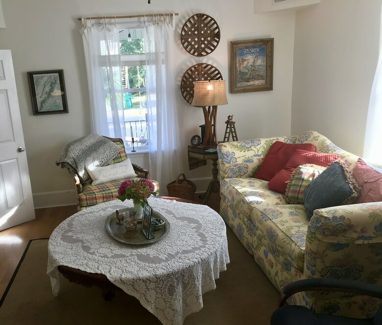 Bed & Breakfast Peabody's 'hip Little Stay'