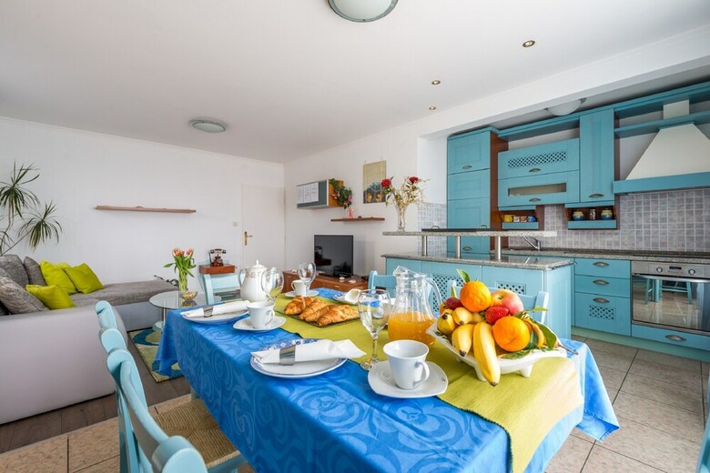 Apartments And Room Lora