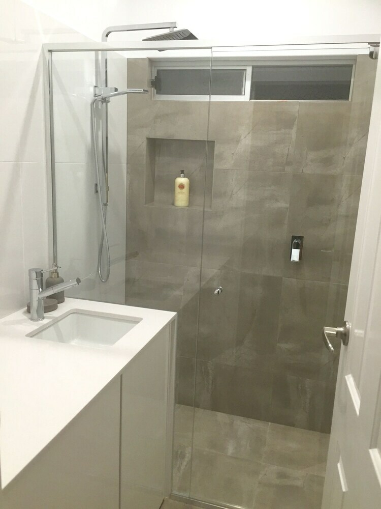 Luxury Townhouse In Chic North Adelaide