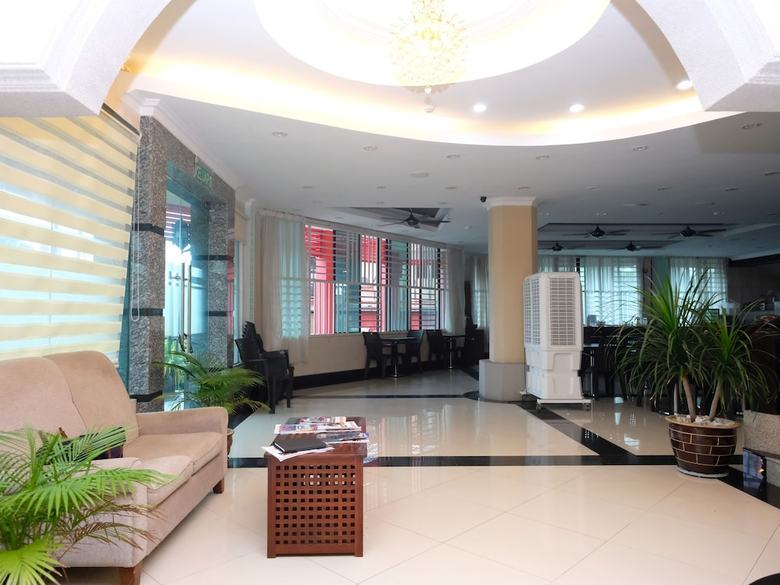 Oyo 558 Rayyan Soffea Hotel