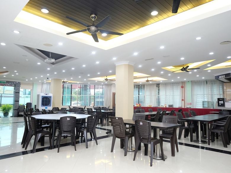 Oyo 558 Rayyan Soffea Hotel