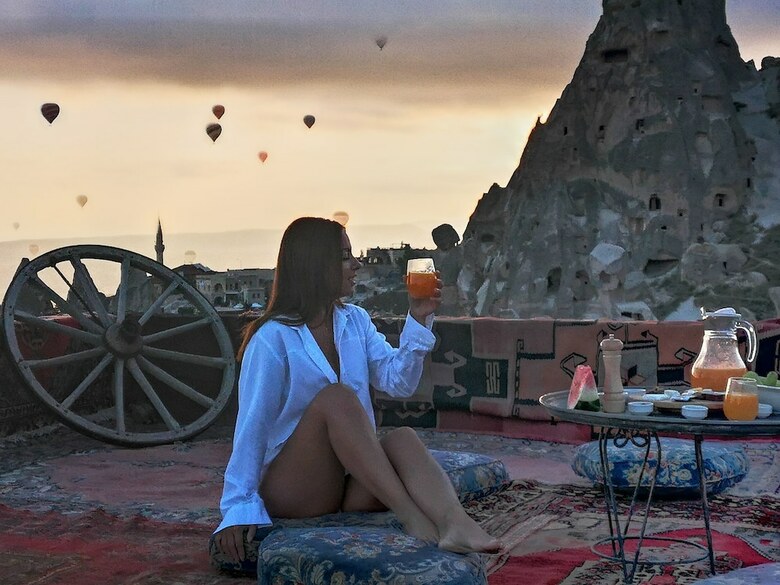 Hermes Cave Hotel