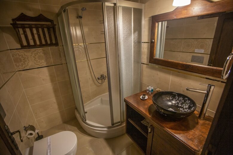 Hermes Cave Hotel
