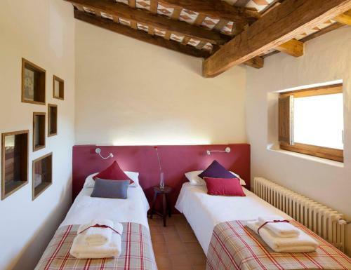 Bed & Breakfast La Rectoria De Sant Miquel De Pineda