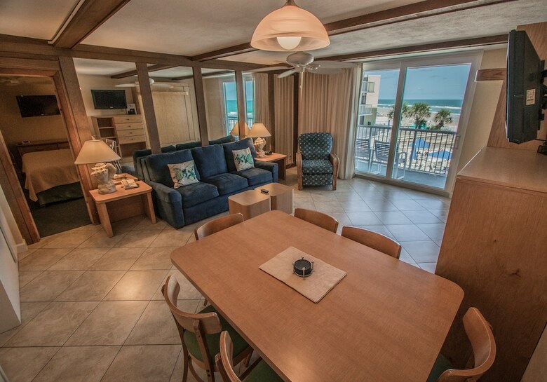 Sea Club IV