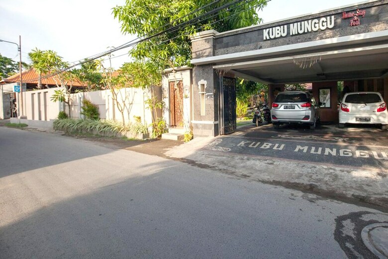 Bed & Breakfast Kubu Munggu Homestay