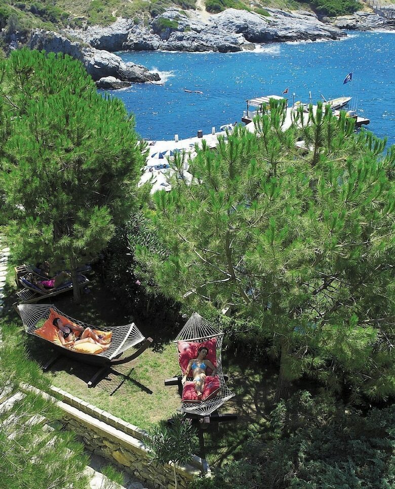 Korumar Deluxe Hotel