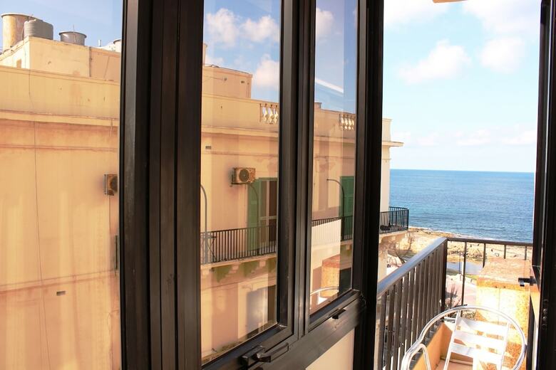 Fleur 3 Bedroom Apartment Sliema