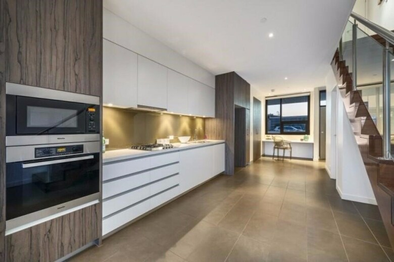 Melbourne Holiday Apartments South Wharf
