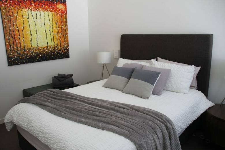 Melbourne Holiday Apartments South Wharf