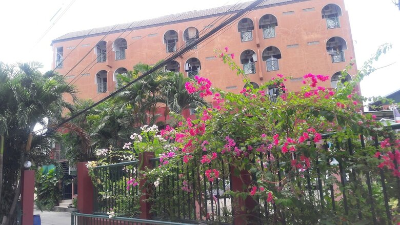 Hotel Baan Khun Mae Apartment