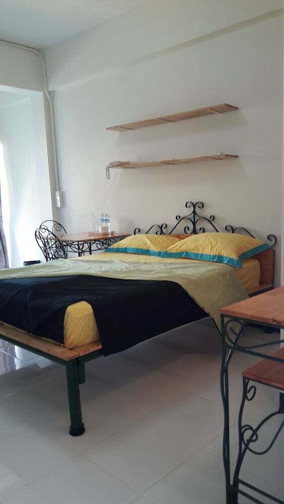 Hotel Baan Khun Mae Apartment