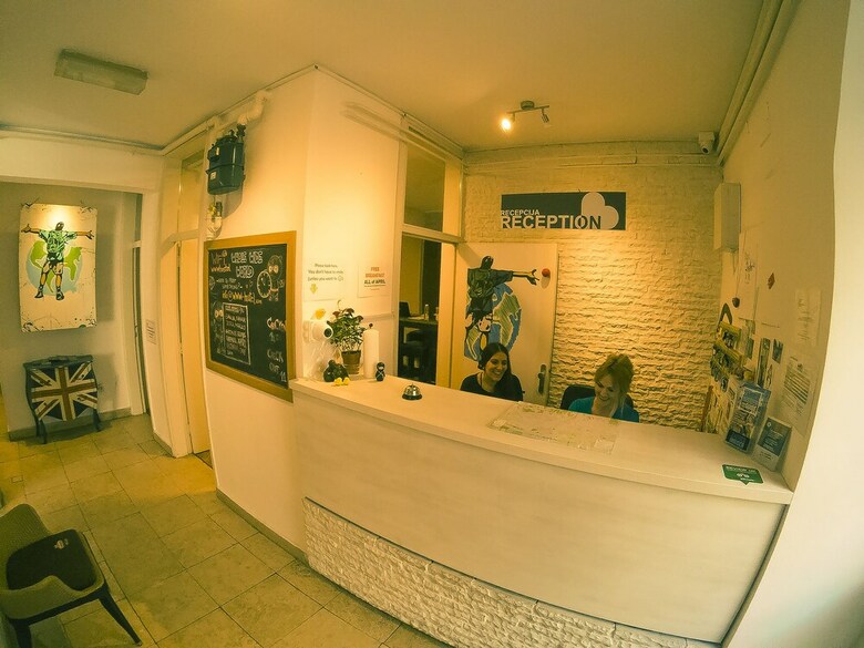 Hostal Whole Wide World Hostel & Bar