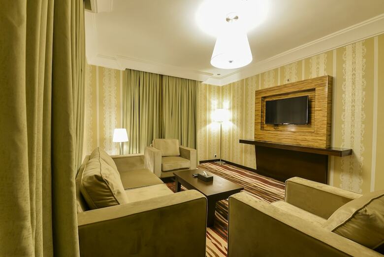 Crown Town Hotel