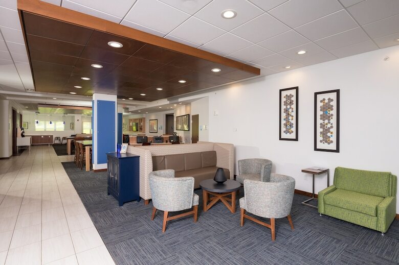 Hotel Holiday Inn Express And Suites Portage