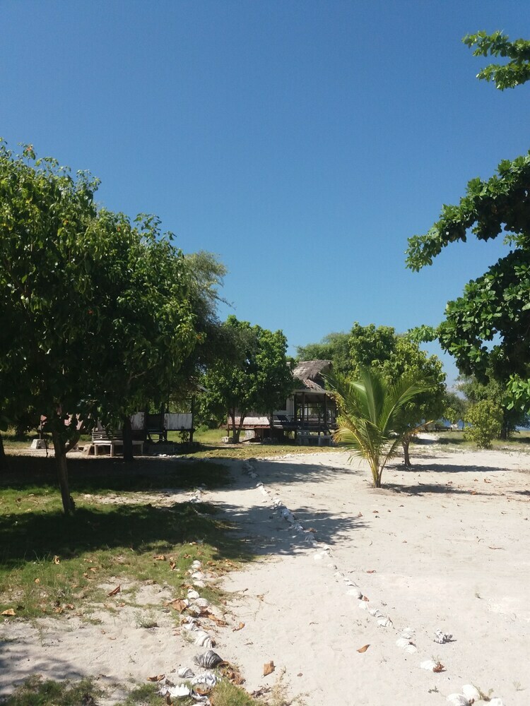 Hostal Kanawa Beach Resort