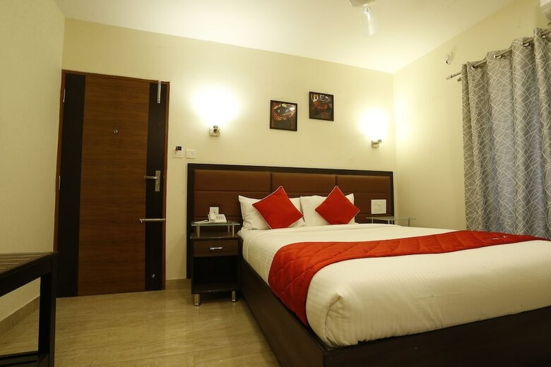 Breeze Suites Transit Hotel