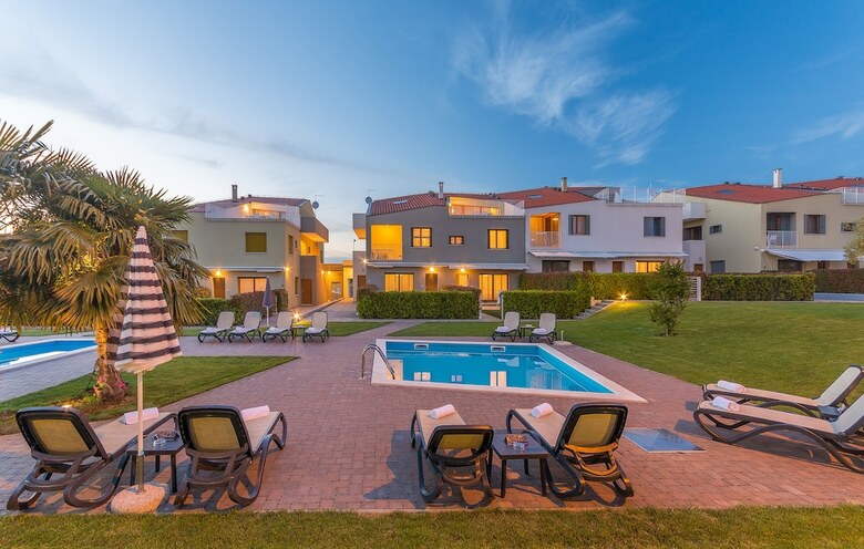 Apartamentos Maj Residence